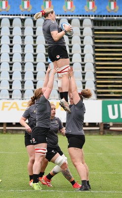 260425 - Wales Women Captains Run - Gwen Crabb during Captains Run ahead of Wales’ final Guinness Women’s Six Nations match against Italy