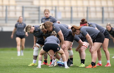 260425 - Wales Women Captains Run - The Wales team go through scrummaging drills during Captains Run ahead of Wales’ final Guinness Women’s Six Nations match against Italy
