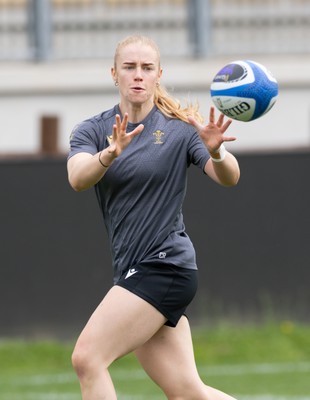 260425 - Wales Women Captains Run - Catherine Richards during Captains Run ahead of Wales’ final Guinness Women’s Six Nations match against Italy