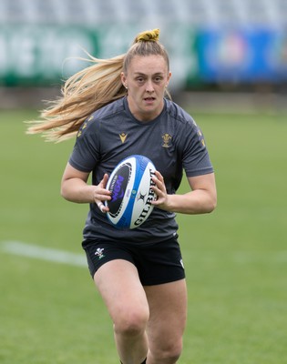 260425 - Wales Women Captains Run - Hannah Jones during Captains Run ahead of Wales’ final Guinness Women’s Six Nations match against Italy