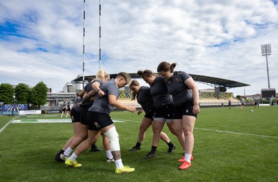 260425 - Wales Women Captains Run - Wales go through scrummage drills during Captains Run ahead of Wales’ final Guinness Women’s Six Nations match against Italy