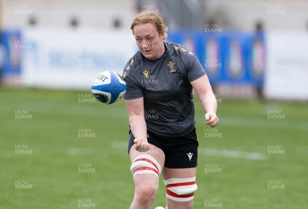 260425 - Wales Women Captains Run - Abbie Fleming during Captains Run ahead of Wales’ final Guinness Women’s Six Nations match against Italy