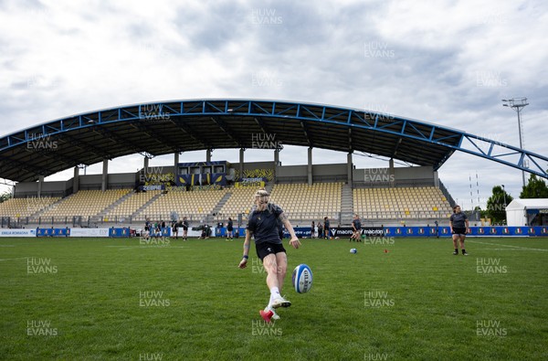 260425 - Wales Women Captains Run - Keira Bevan during Captains Run ahead of Wales’ final Guinness Women’s Six Nations match against Italy