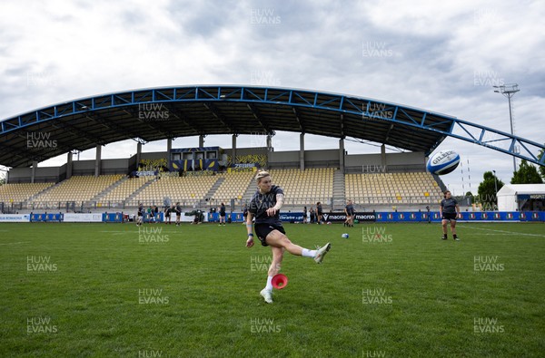 260425 - Wales Women Captains Run - Keira Bevan during Captains Run ahead of Wales’ final Guinness Women’s Six Nations match against Italy