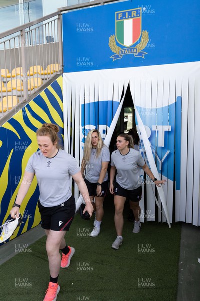 280423 - Wales Women Captain’s Walkthrough - Abbie Fleming, Courtney Keight and Amelia Tutt arrive for the Captain’s Walkthrough at the Stadio Sergio Lanfranchi ahead of the TicTok Women’s 6 Nations match against Italy