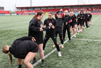 120424 - Wales Women Rugby Walkthrough - The Wales team go through some warm up games during Captain’s Walkthrough and kickers session at Virgin Media Park, Cork, ahead of Wales’ Women’s 6 Nations match against Ireland