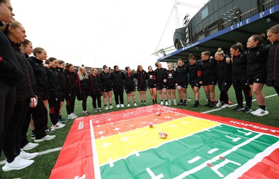220324 - Wales Women Captain’s Walkthrough - The Wales squad huddle up during Captain’s Walkthrough ahead of their opening Women’s 6 Nations match against Scotland