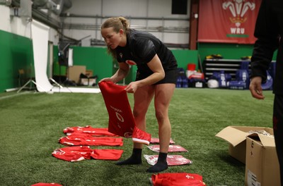 170325 - Wales Women Rugby  Squad Portraits Behind the scenes - Carys Cox