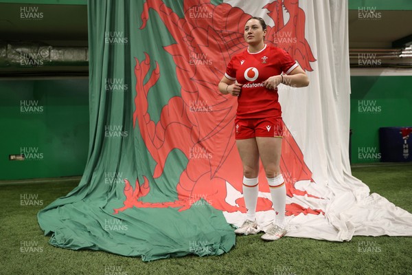 170325 - Wales Women Rugby  Squad Portraits Behind the scenes - Gwen Crabb