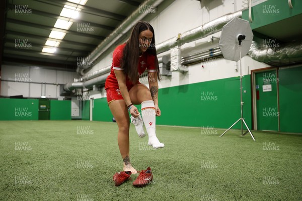 170325 - Wales Women Rugby  Squad Portraits Behind the scenes - Ffion Lewis