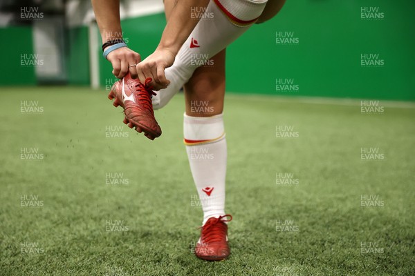 170325 - Wales Women Rugby  Squad Portraits Behind the scenes - Ffion Lewis