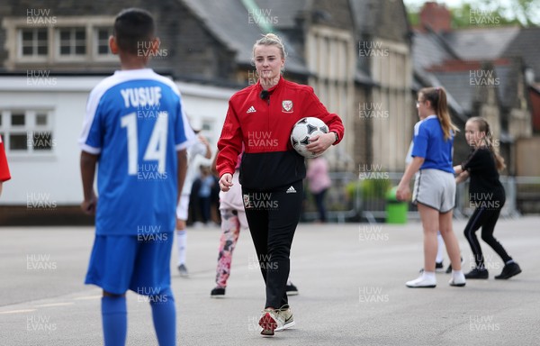 200519 - Wales Women Football Press Conference - Kylie Nolan takes a training session with children at Lansdowne Primary School