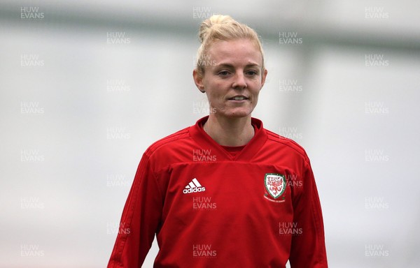 061119 - Wales Women Football Training - Sophie Ingle during training