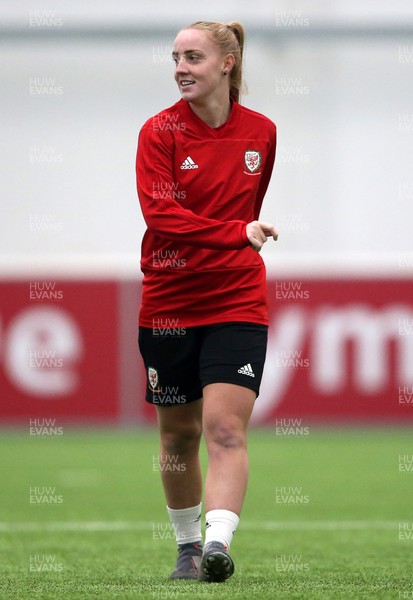 061119 - Wales Women Football Training - Ffion Llewellyn during training
