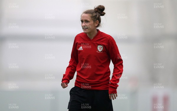 061119 - Wales Women Football Training - Rachel Rowe during training