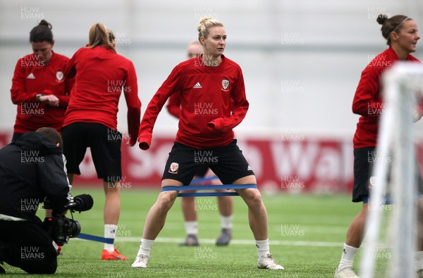 061119 - Wales Women Football Training - Rhiannon Roberts during training
