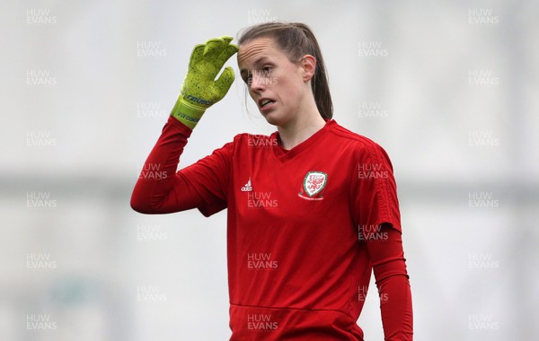 061119 - Wales Women Football Training - Laura O'Sullivan during training