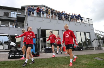 160921 - Wales Women Football Training Session - Pupils from Dolau Primary School, Llanharan, cheer on members of the Wales Women's Football team as they come out for a training session  ahead of their opening 2023 FIFA Women’s World Cup Qualifying Round matches against Kazakhstan and Estonia