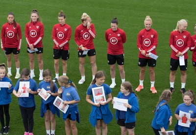 160921 - Wales Women Football Training Session - Pupils from Dolau Primary School, Llanharan, with members of the Wales Womens Football team, after the pupils met the players to show their support and pass on letters they have written to them, ahead of the team's opening 2023 FIFA Women’s World Cup Qualifying Round matches against Kazakhstan and Estonia