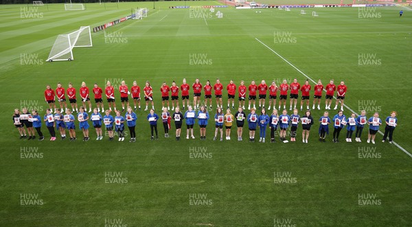 160921 - Wales Women Football Training Session - Pupils from Dolau Primary School, Llanharan, with members of the Wales Womens Football team, after the pupils met the players to show their support and pass on letters they have written to them, ahead of the team's opening 2023 FIFA Women’s World Cup Qualifying Round matches against Kazakhstan and Estonia