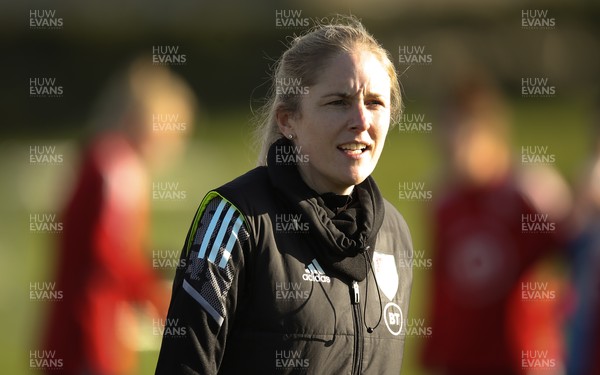 231121 - Wales Women Football Training - Wales Women manager Gemma Grainger during a training session ahead of their World Cup qualifying match against Greece