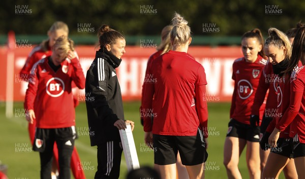 231121 - Wales Women Football Training - Assistant coach Loren Dykes with the players during a training session ahead of their World Cup qualifying match against Greece