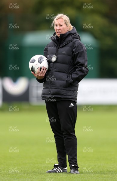 280818 - Wales Women Football Training - Manager Jayne Ludlow