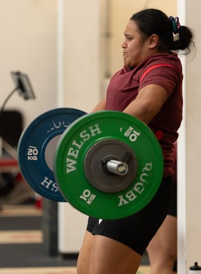 140426 - Wales Women Gym and Dojo Training session - Sisilia Tuipulotu during a gym session ahead of their match against France 