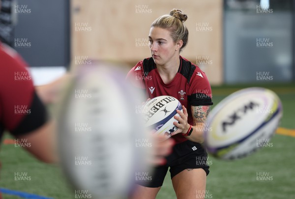 131023 - Wales Women Conditioning Session - Keira Bevan during a skills and conditioning session on Wales’ first full day in Wellington, New Zealand ahead of the start of WXV1