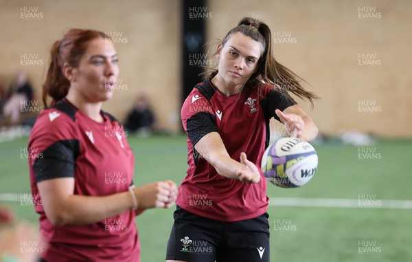 131023 - Wales Women Conditioning Session - Bryonie King and Georgia Evans during a skills and conditioning session on Wales’ first full day in Wellington, New Zealand ahead of the start of WXV1