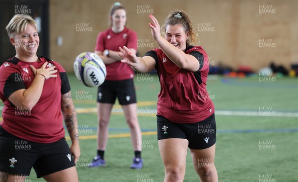 131023 - Wales Women Conditioning Session - Gwenllian Pyrs and Donna Rose during a skills and conditioning session on Wales’ first full day in Wellington, New Zealand ahead of the start of WXV1