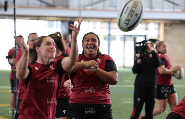 131023 - Wales Women Conditioning Session - Kat Evans and Sisilia Tuipulotu during a skills and conditioning session on Wales’ first full day in Wellington, New Zealand ahead of the start of WXV1