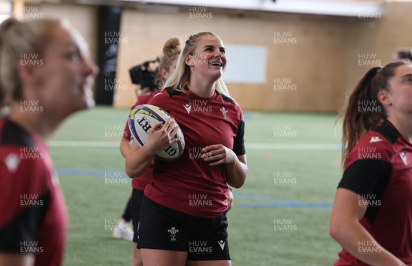 131023 - Wales Women Conditioning Session - Carys Williams-Morris during a skills and conditioning session on Wales’ first full day in Wellington, New Zealand ahead of the start of WXV1
