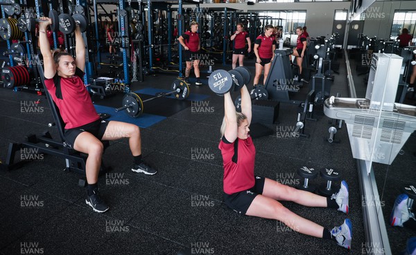 131023 - Wales Women Conditioning Session - Bryonie King and Hannah Bluck during a gym session on Wales’ first full day in Wellington, New Zealand ahead of the start of WXV1