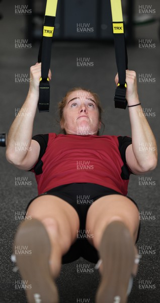 131023 - Wales Women Conditioning Session - Lisa Neumann during a gym session on Wales’ first full day in Wellington, New Zealand ahead of the start of WXV1
