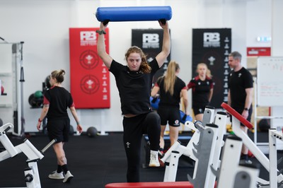 020424 - Wales Women’s Rugby Gym Session - Lisa Neumann during a gym session ahead of Wales’ next Women’s 6 Nations match against Ireland