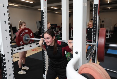 020424 - Wales Women’s Rugby Gym Session - Nel Metcalfe during a gym session ahead of Wales’ next Women’s 6 Nations match against Ireland