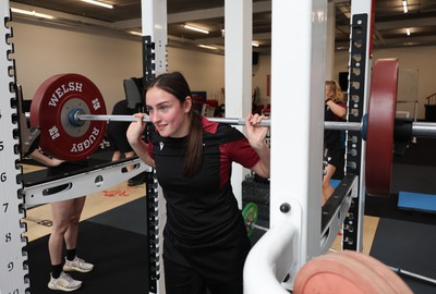 020424 - Wales Women’s Rugby Gym Session - Nel Metcalfe during a gym session ahead of Wales’ next Women’s 6 Nations match against Ireland