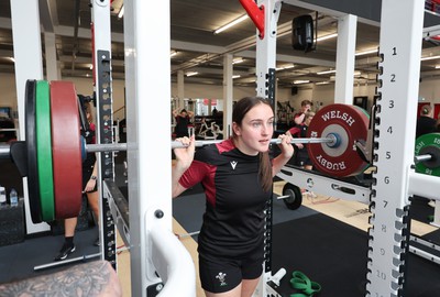 020424 - Wales Women’s Rugby Gym Session - Nel Metcalfe during a gym session ahead of Wales’ next Women’s 6 Nations match against Ireland