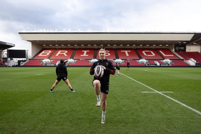 290324 - Wales Women Rugby Kickers Session - Keira Bevan during a kickers session at Ashton Gate ahead of the Guinness Women’s 6 Nations match against England 