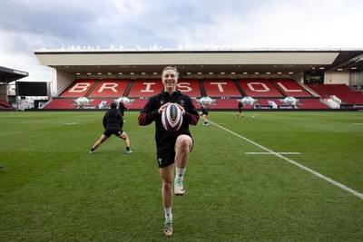 290324 - Wales Women Rugby Kickers Session - Keira Bevan during a kickers session at Ashton Gate ahead of the Guinness Women’s 6 Nations match against England 