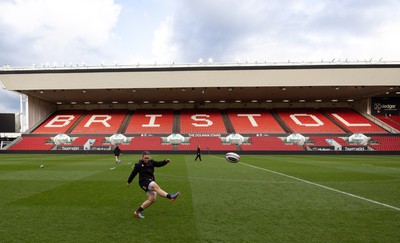 290324 - Wales Women Rugby Kickers Session - Lleucu George during a kickers session at Ashton Gate ahead of the Guinness Women’s 6 Nations match against England