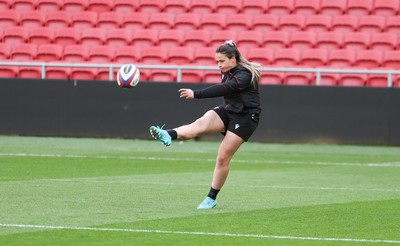 290324 - Wales Women Rugby Kickers Session - Kayleigh Powell during a kickers session at Ashton Gate ahead of the Guinness Women’s 6 Nations match against England