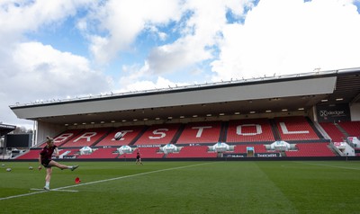 290324 - Wales Women Rugby Kickers Session - Keira Bevan during a kickers session at Ashton Gate ahead of the Guinness Women’s 6 Nations match against England 