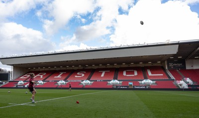 290324 - Wales Women Rugby Kickers Session - Keira Bevan during a kickers session at Ashton Gate ahead of the Guinness Women’s 6 Nations match against England