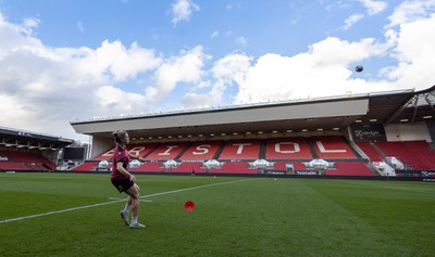 290324 - Wales Women Rugby Kickers Session - Keira Bevan during a kickers session at Ashton Gate ahead of the Guinness Women’s 6 Nations match against England 