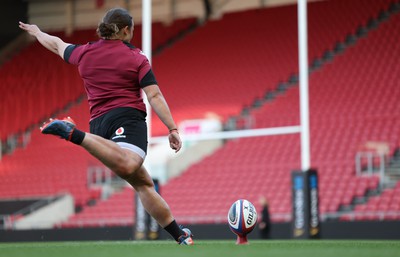 290324 - Wales Women Rugby Kickers Session - Lleucu George during a kickers session at Ashton Gate ahead of the Guinness Women’s 6 Nations match against England 