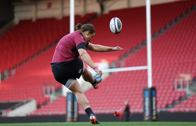 290324 - Wales Women Rugby Kickers Session - Lleucu George during a kickers session at Ashton Gate ahead of the Guinness Women’s 6 Nations match against England 