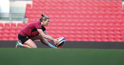 290324 - Wales Women Rugby Kickers Session - Keira Bevan during a kickers session at Ashton Gate ahead of the Guinness Women’s 6 Nations match against England 