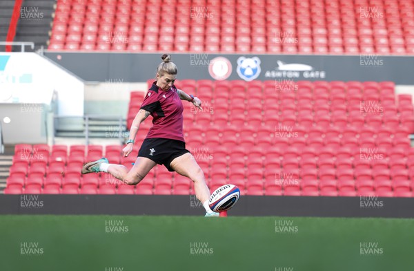 290324 - Wales Women Rugby Kickers Session - Keira Bevan during a kickers session at Ashton Gate ahead of the Guinness Women’s 6 Nations match against England 